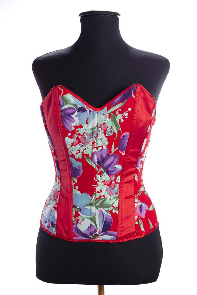 FLORA CORSE RIVAL DISEÑO INDUMENTARIA SUMMERTIME MADNESS