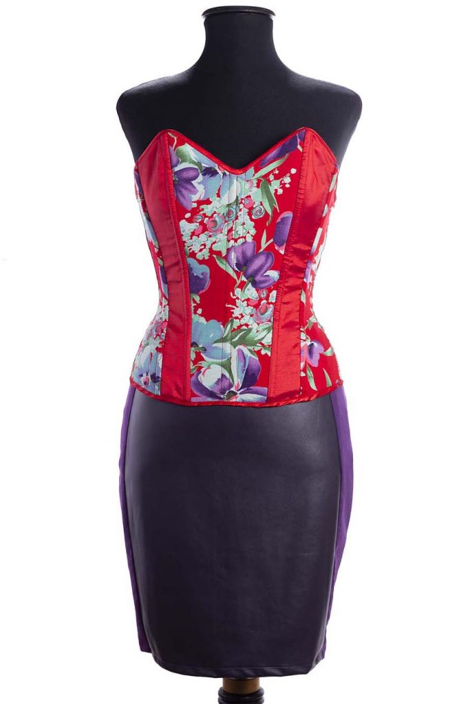 FLORA CORSE RIVAL DISEÑO INDUMENTARIA SUMMERTIME MADNESS