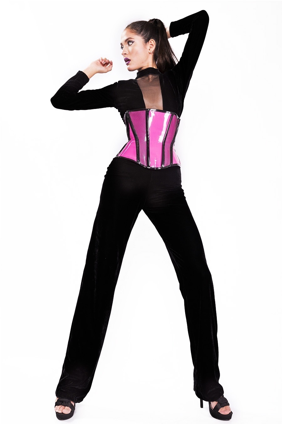 BLINDER CORSE CHAROL RIVAL DISEÑO INDUMENTARIA BIOPUNK