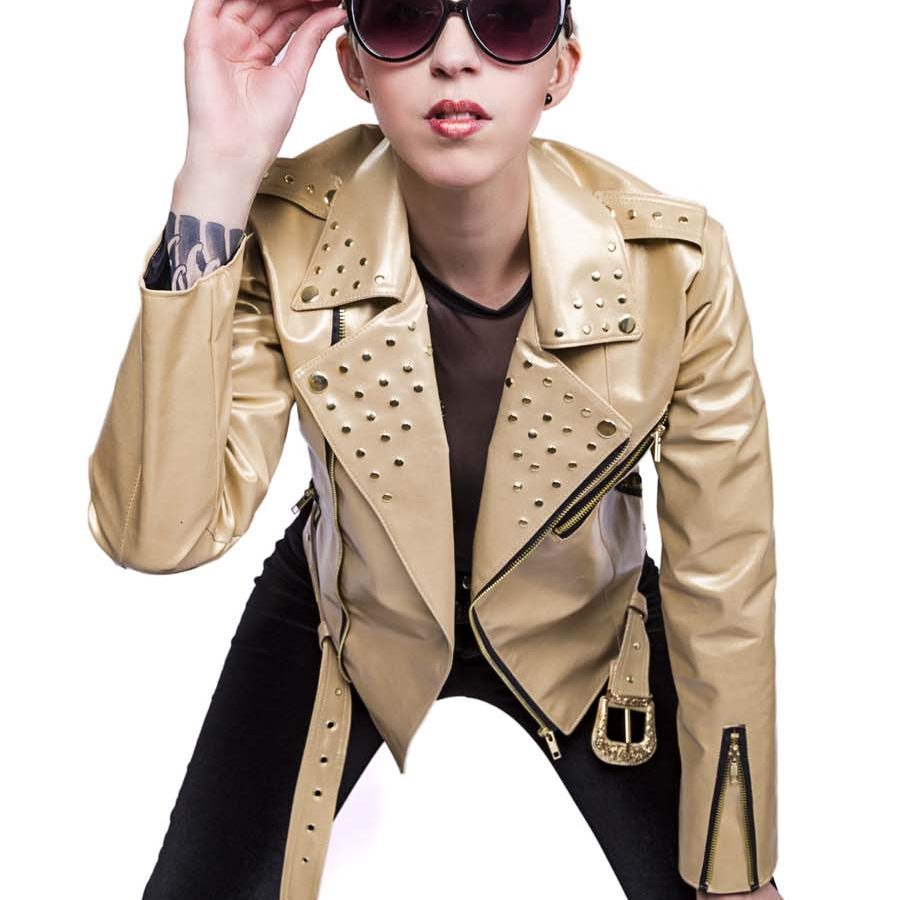 RAMONA ECO CHAQUETA RIVAL DISEÑO INDUMENTARIA DORADA