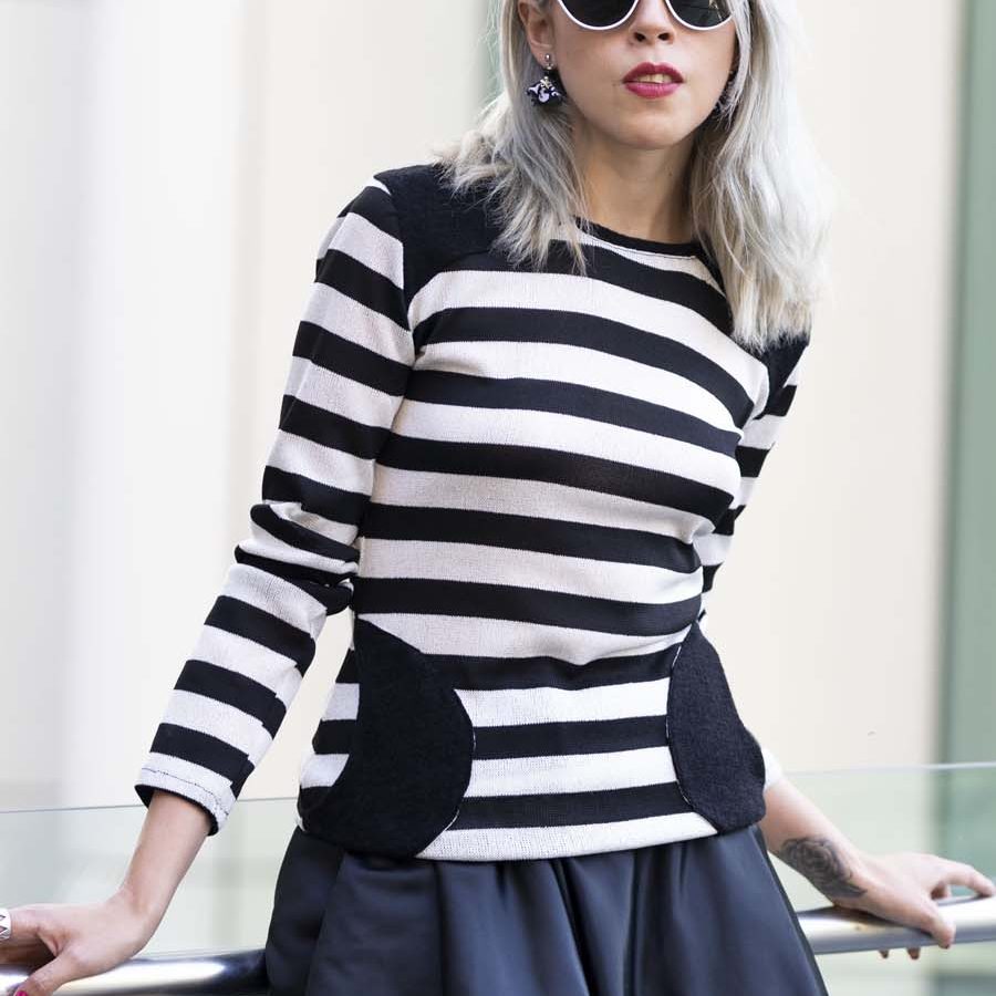 LINE POCKET SWEATER RIVAL DISEÑO INDUMENTARIA BLANCO NEGRO